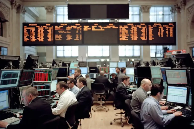 Traders react on the New York Stock Exchange floor as CEO confidence falls in Q2 2026